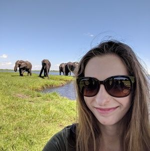 Meet your Posher, Emily